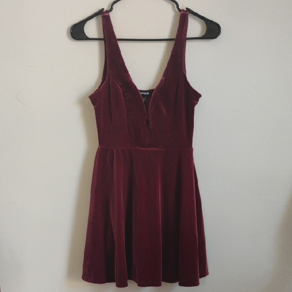 Express | Velvet Burgundy Deep Plunge Mini Dress | XS | EUC